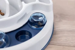 Trixie Jeu De Stratégie Pour Chien Slide & Feed 30 X 27 Cm -Éco Pattes 47746c179cdf0b419de05cacc250c7673e4b00973f42b0e97a19c47786bdb34e