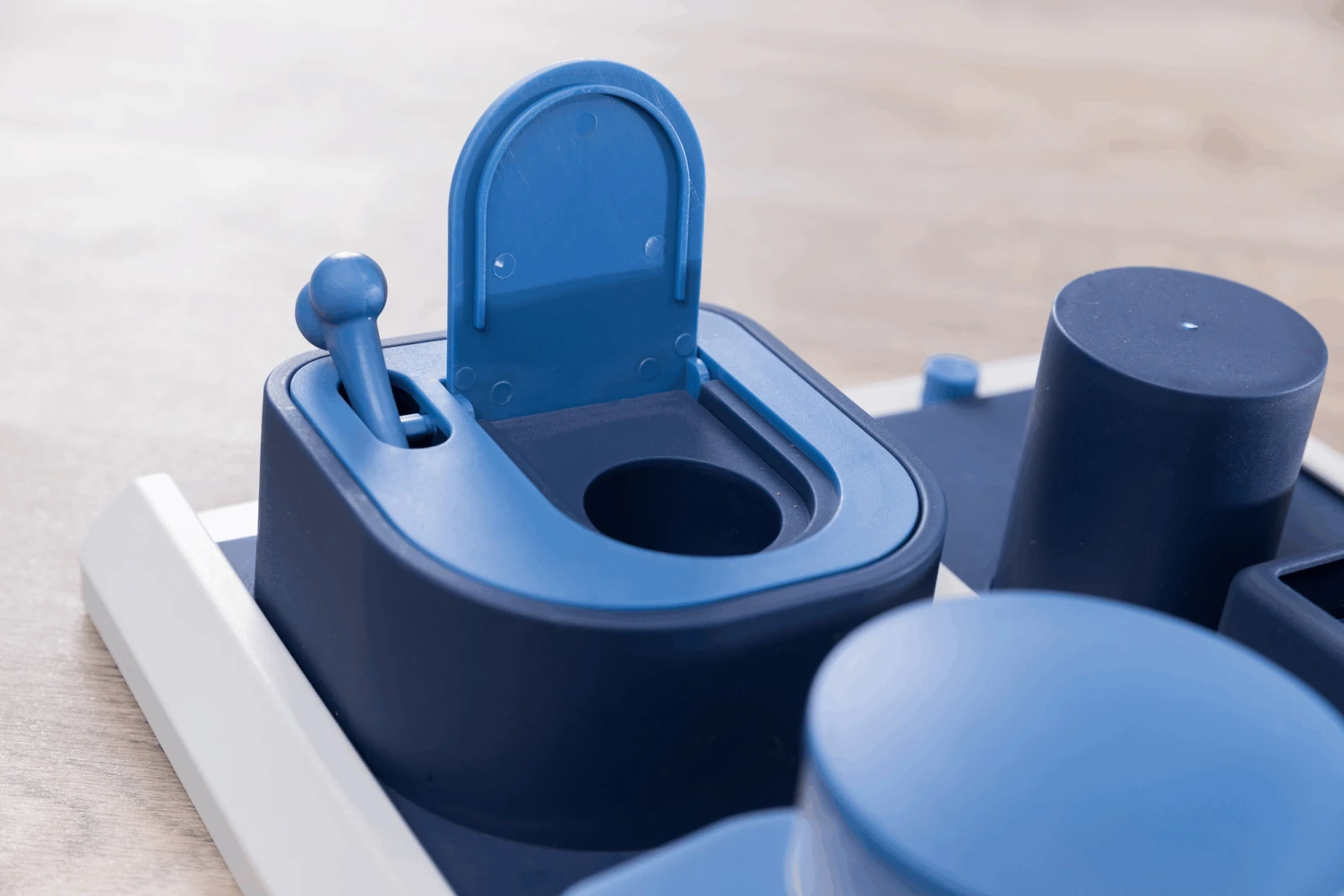 Trixie Jeu De Stratégie Pour Chien Poker Box 2 2 Trixie Jeu De Stratégie Pour Chien Poker Box 2 – Image 2